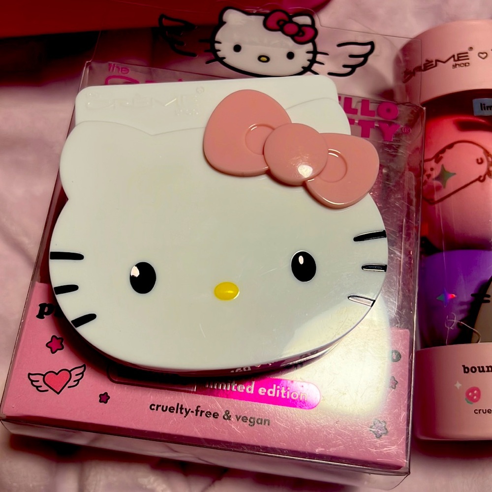 Hello kitty bundle - Picture 4 of 7